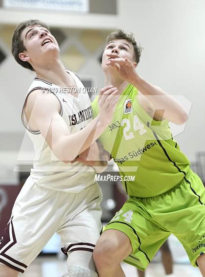 Thumbnail 2 in Mercer Island vs. Urspring -Germany (Rancho Mirage Holiday Invitational) photogallery.