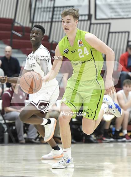 Thumbnail 2 in Mercer Island vs. Urspring -Germany (Rancho Mirage Holiday Invitational) photogallery.