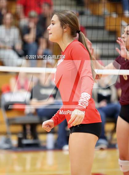 Thumbnail 1 in Devine @ Fredericksburg photogallery.