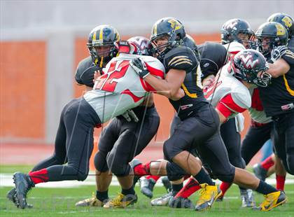 Thumbnail 3 in Brennan vs. Victoria West (UIL 4A D1 Regional Playoffs) photogallery.