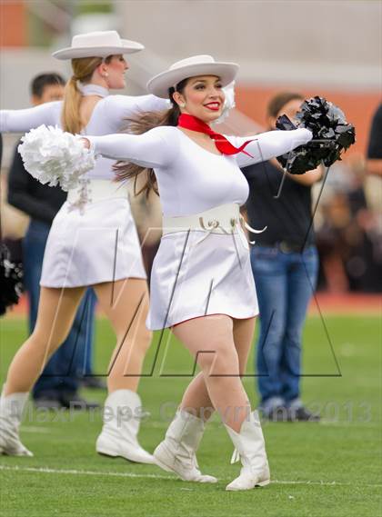 Thumbnail 1 in Brennan vs. Victoria West (UIL 4A D1 Regional Playoffs) photogallery.