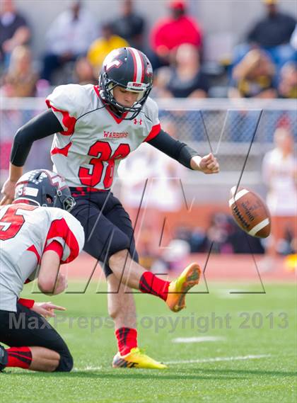Thumbnail 2 in Brennan vs. Victoria West (UIL 4A D1 Regional Playoffs) photogallery.