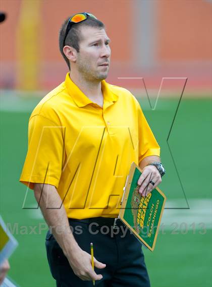 Thumbnail 1 in Brennan vs. Victoria West (UIL 4A D1 Regional Playoffs) photogallery.