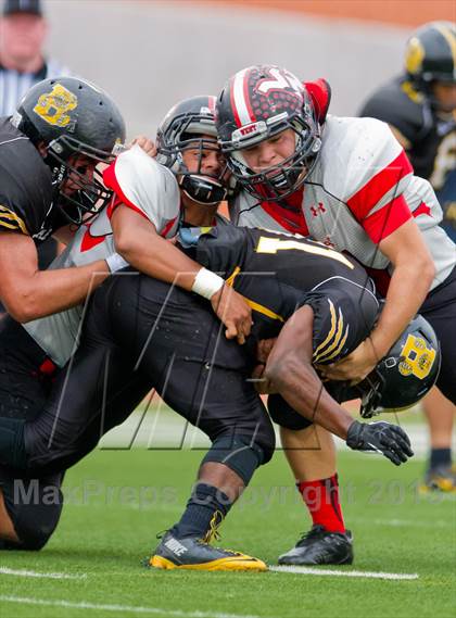 Thumbnail 1 in Brennan vs. Victoria West (UIL 4A D1 Regional Playoffs) photogallery.