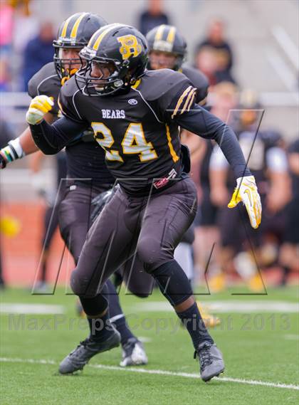 Thumbnail 1 in Brennan vs. Victoria West (UIL 4A D1 Regional Playoffs) photogallery.