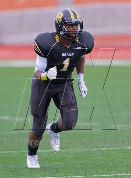 Thumbnail 1 in Brennan vs. Victoria West (UIL 4A D1 Regional Playoffs) photogallery.