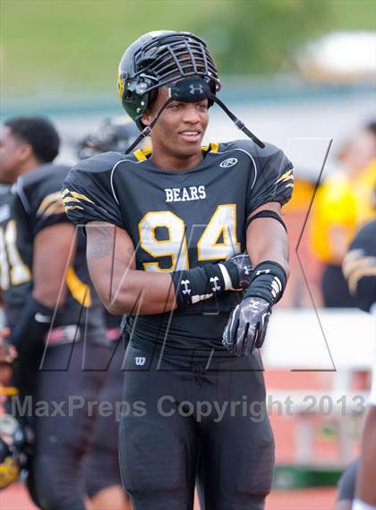 Thumbnail 3 in Brennan vs. Victoria West (UIL 4A D1 Regional Playoffs) photogallery.