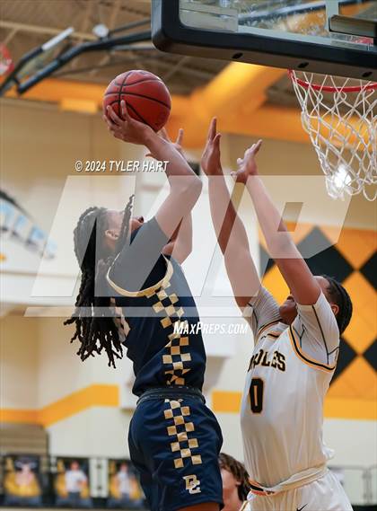 Thumbnail 1 in JV: Decatur Central A Avon photogallery.