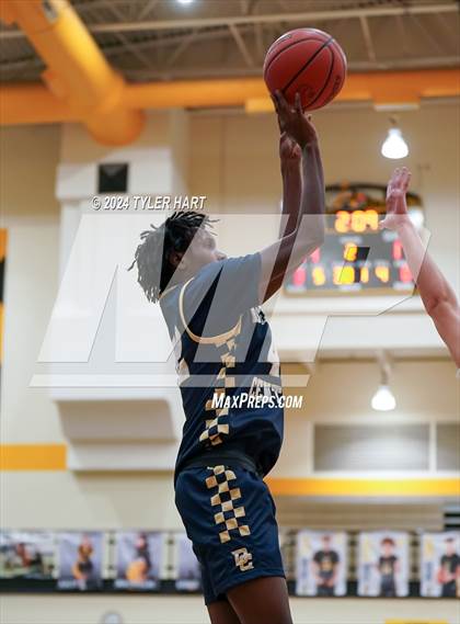 Thumbnail 3 in JV: Decatur Central A Avon photogallery.