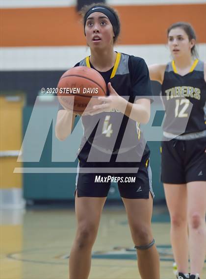 Thumbnail 2 in Gilbert vs Campo Verde photogallery.