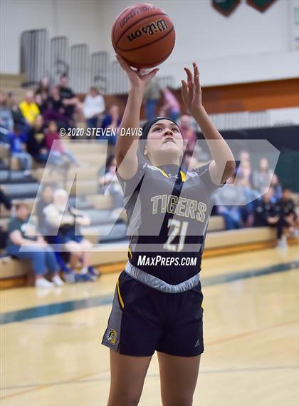 Thumbnail 3 in Gilbert vs Campo Verde photogallery.
