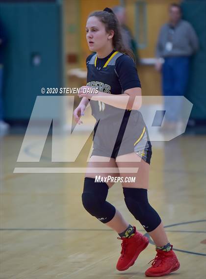 Thumbnail 3 in Gilbert vs Campo Verde photogallery.