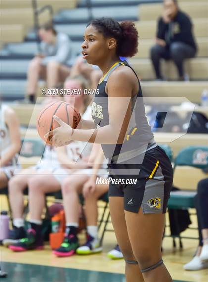 Thumbnail 3 in Gilbert vs Campo Verde photogallery.