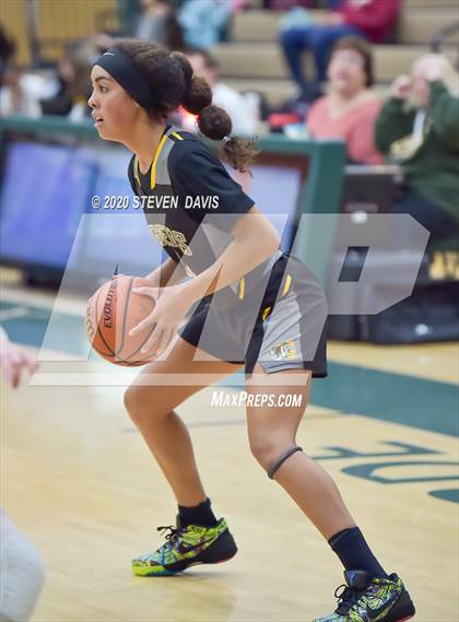 Thumbnail 3 in Gilbert vs Campo Verde photogallery.