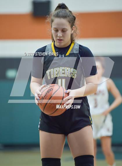 Thumbnail 3 in Gilbert vs Campo Verde photogallery.