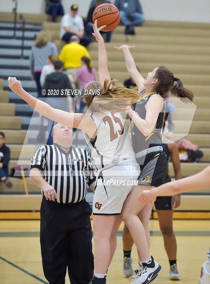 Thumbnail 3 in Gilbert vs Campo Verde photogallery.