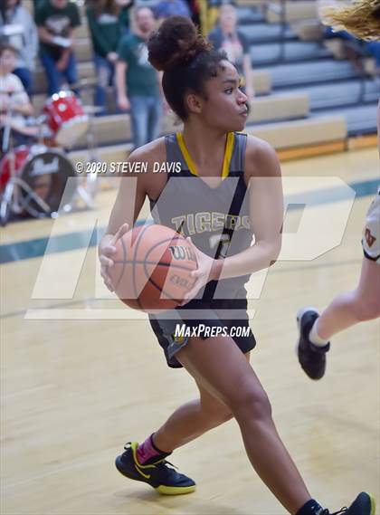 Thumbnail 2 in Gilbert vs Campo Verde photogallery.