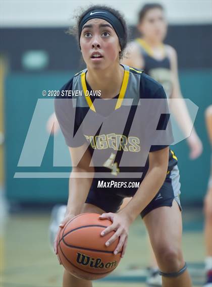 Thumbnail 3 in Gilbert vs Campo Verde photogallery.