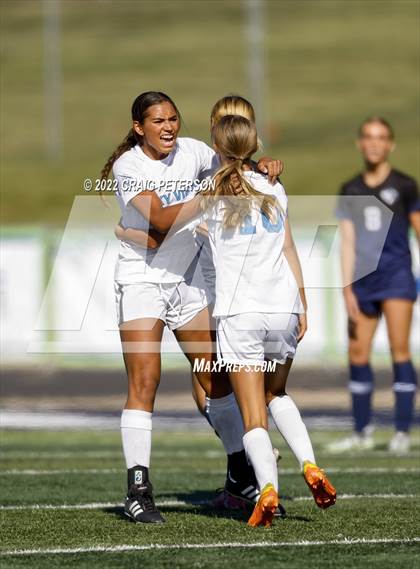 Thumbnail 3 in Ridgeline vs. Sky View (UHSAA 4A Quarterfinal) photogallery.
