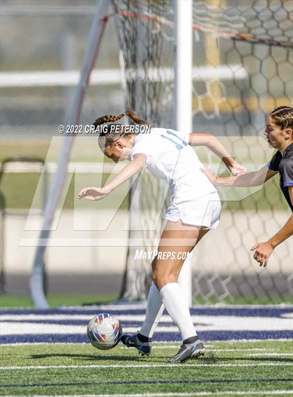 Thumbnail 2 in Ridgeline vs. Sky View (UHSAA 4A Quarterfinal) photogallery.
