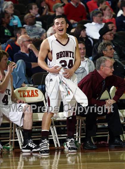 Thumbnail 2 in Bronte vs. Roxton (UIL 1A Semifinal) photogallery.