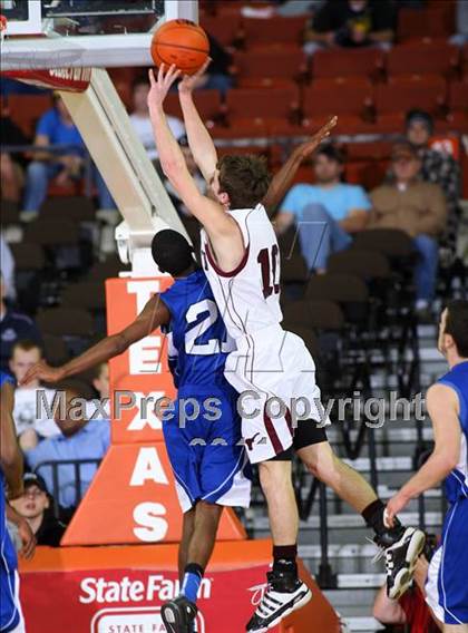 Thumbnail 3 in Bronte vs. Roxton (UIL 1A Semifinal) photogallery.