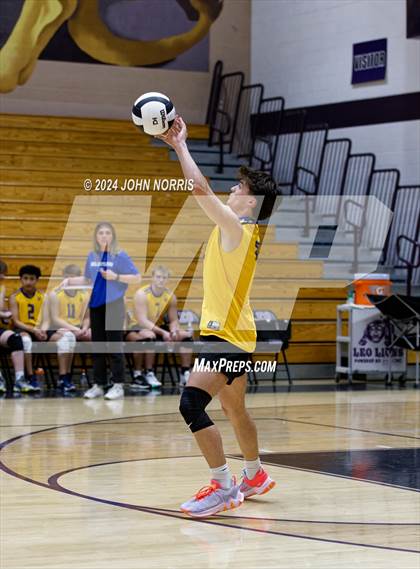 Thumbnail 1 in East Noble @ Leo photogallery.