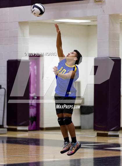 Thumbnail 2 in East Noble @ Leo photogallery.