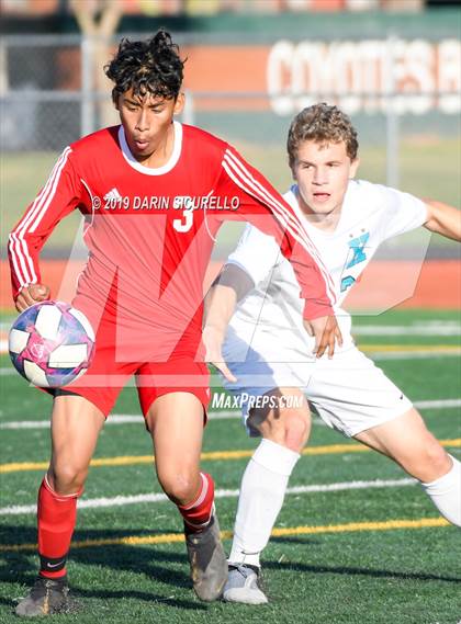 Thumbnail 2 in Highland vs. South Mountain (Coyote Classic Tournament) photogallery.