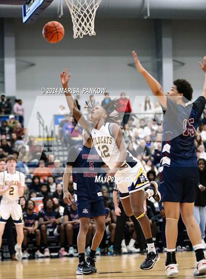 Thumbnail 2 in West Genesee vs Syracuse Academy of Science (NYSPHSAA Section 3 AA Final) photogallery.