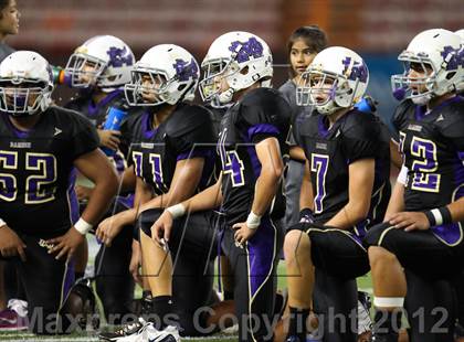 Thumbnail 1 in Damien vs. 'Iolani photogallery.