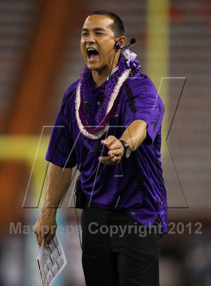 Thumbnail 1 in Damien vs. 'Iolani photogallery.