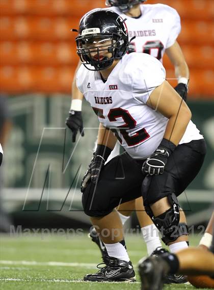 Thumbnail 3 in Damien vs. 'Iolani photogallery.