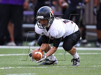 Thumbnail 3 in Damien vs. 'Iolani photogallery.