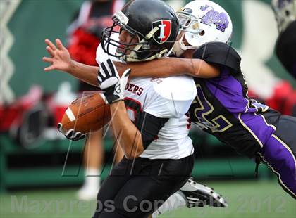 Thumbnail 2 in Damien vs. 'Iolani photogallery.