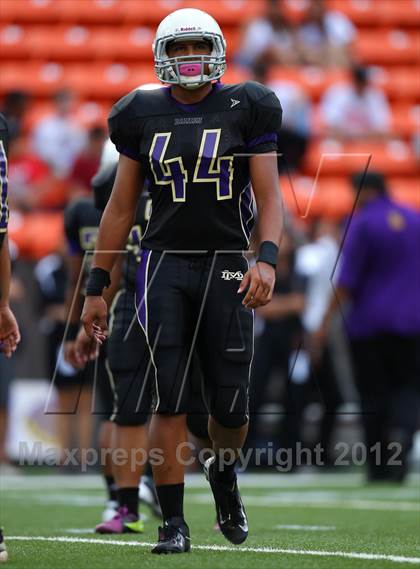 Thumbnail 1 in Damien vs. 'Iolani photogallery.