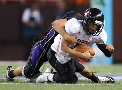 Thumbnail 3 in Damien vs. 'Iolani photogallery.
