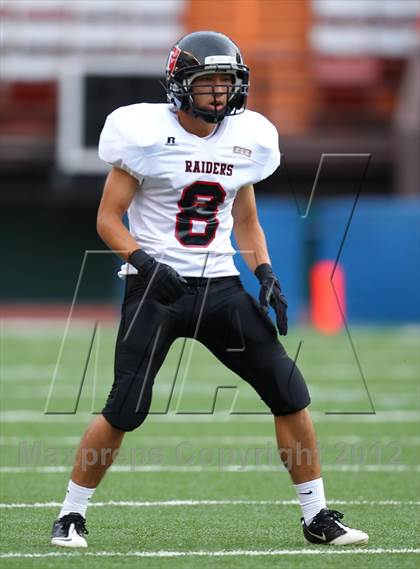 Thumbnail 2 in Damien vs. 'Iolani photogallery.