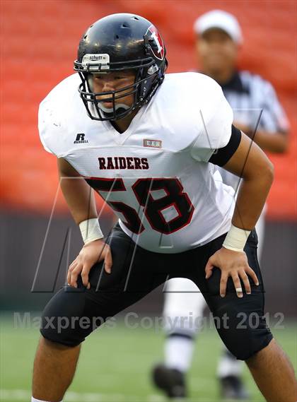 Thumbnail 1 in Damien vs. 'Iolani photogallery.
