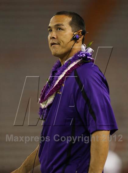 Thumbnail 1 in Damien vs. 'Iolani photogallery.