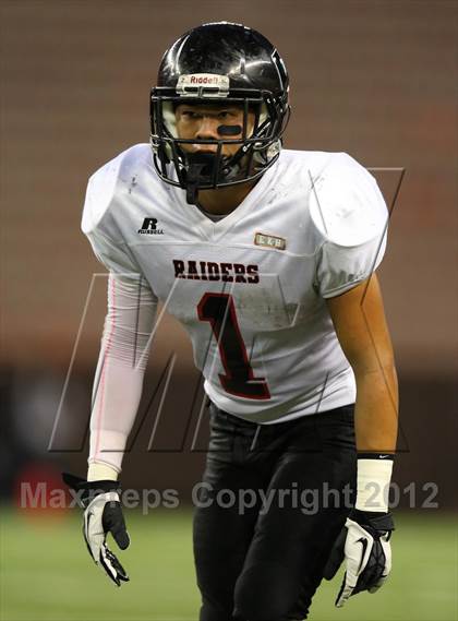 Thumbnail 3 in Damien vs. 'Iolani photogallery.