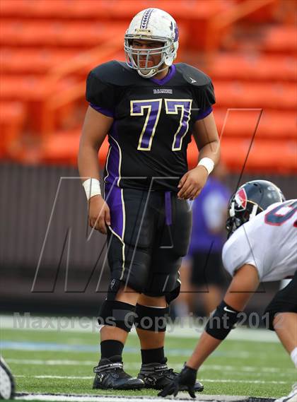 Thumbnail 3 in Damien vs. 'Iolani photogallery.