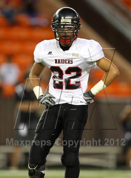 Thumbnail 1 in Damien vs. 'Iolani photogallery.