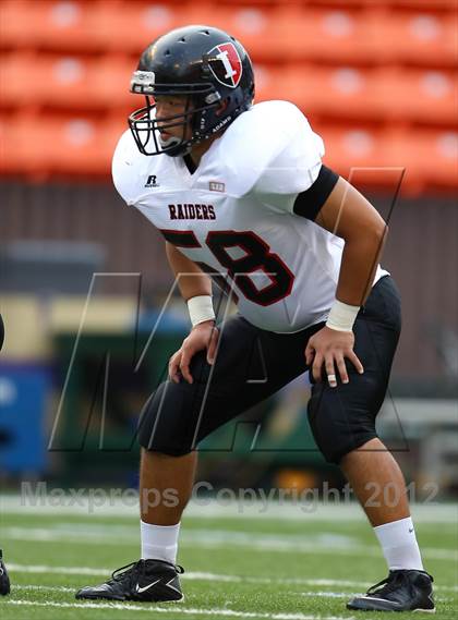 Thumbnail 3 in Damien vs. 'Iolani photogallery.