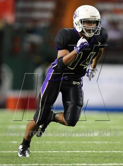Thumbnail 2 in Damien vs. 'Iolani photogallery.