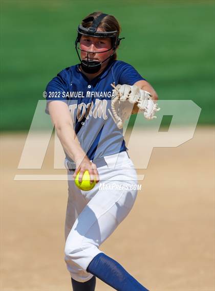 Thumbnail 2 in Elkhorn South vs. Grand Island photogallery.
