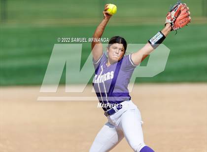 Thumbnail 2 in Elkhorn South vs. Grand Island photogallery.