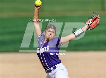 Thumbnail 3 in Elkhorn South vs. Grand Island photogallery.