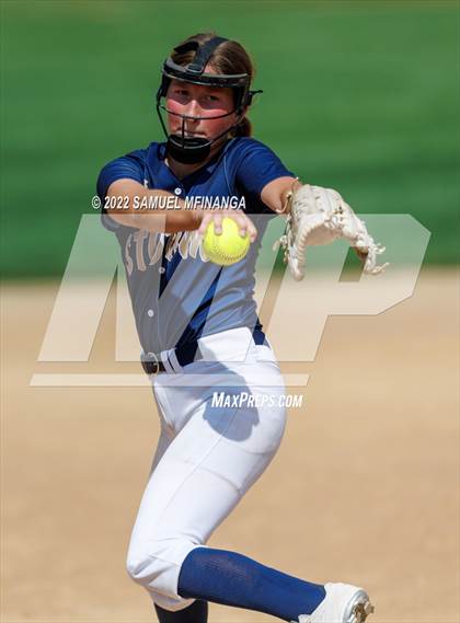 Thumbnail 3 in Elkhorn South vs. Grand Island photogallery.