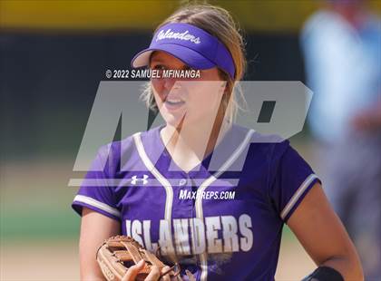 Thumbnail 2 in Elkhorn South vs. Grand Island photogallery.